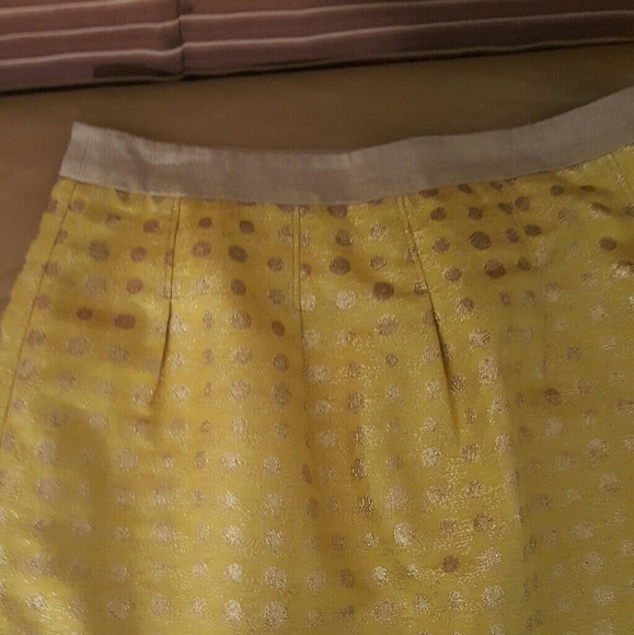LOFT Yellow Gold  Metallic Polka Dot skirt size 4 - Picture 2 of 6